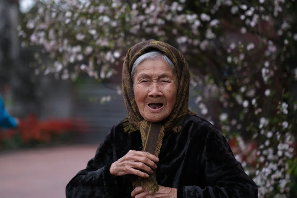 Dẫn chương trình toạ đàm sinh viên